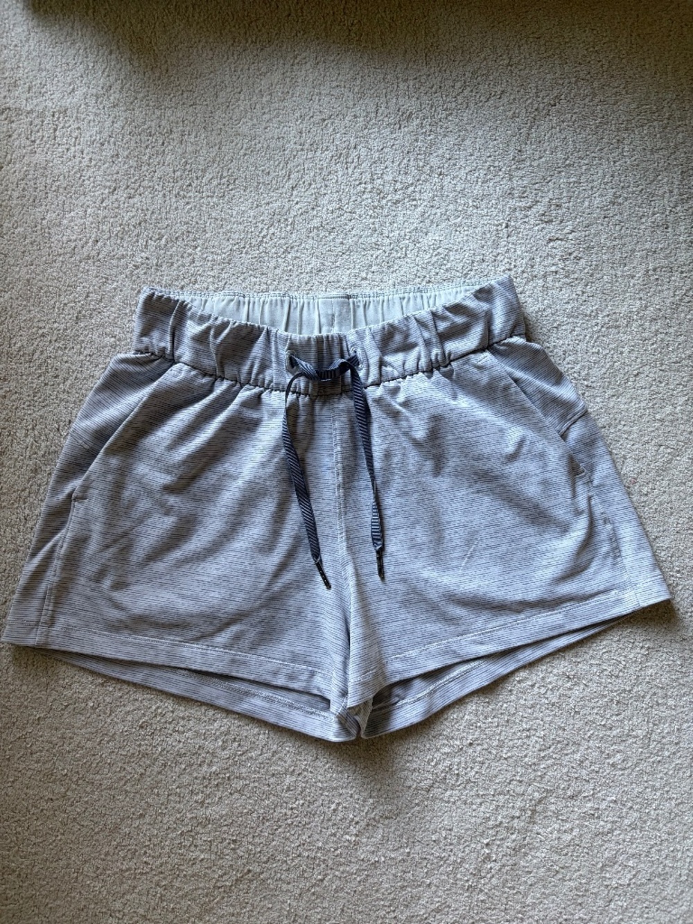 Lululemon size 6 shorts